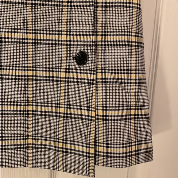 H&M plaid button up skirt - Picture 2 of 4